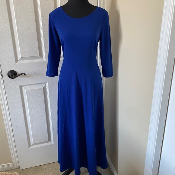 Lbisse Dresses & Skirts - 🆕️ Stunning Royal Blue Midi Dress, 3/4 Sleeves, Size L